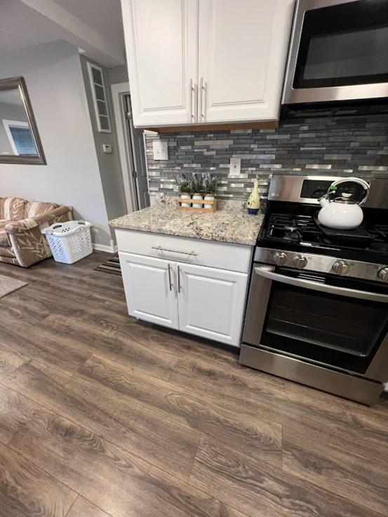 Charming And Happy Walled Lake Mi Cottage نوفي المظهر الخارجي الصورة